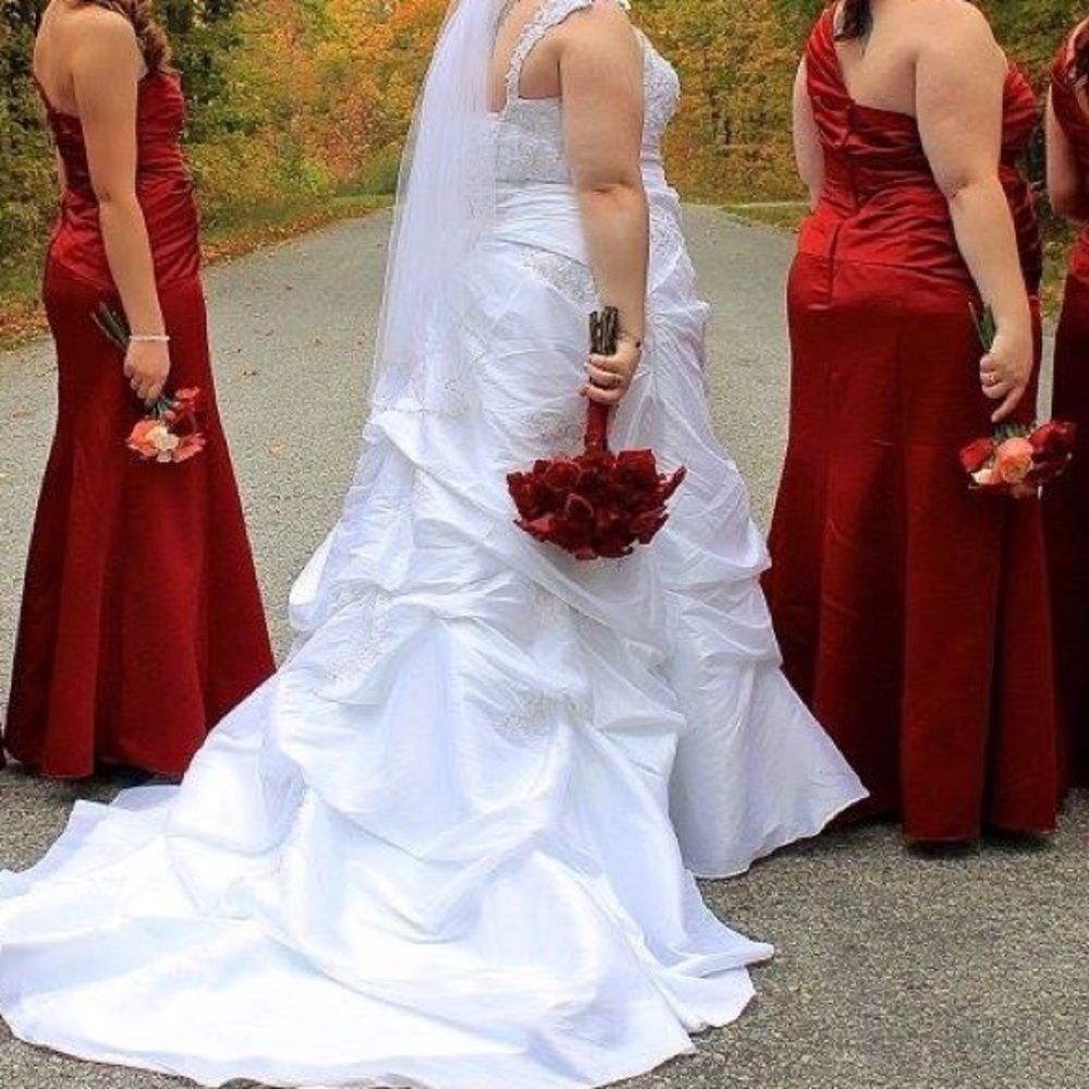 Ivory corset wedding dress.